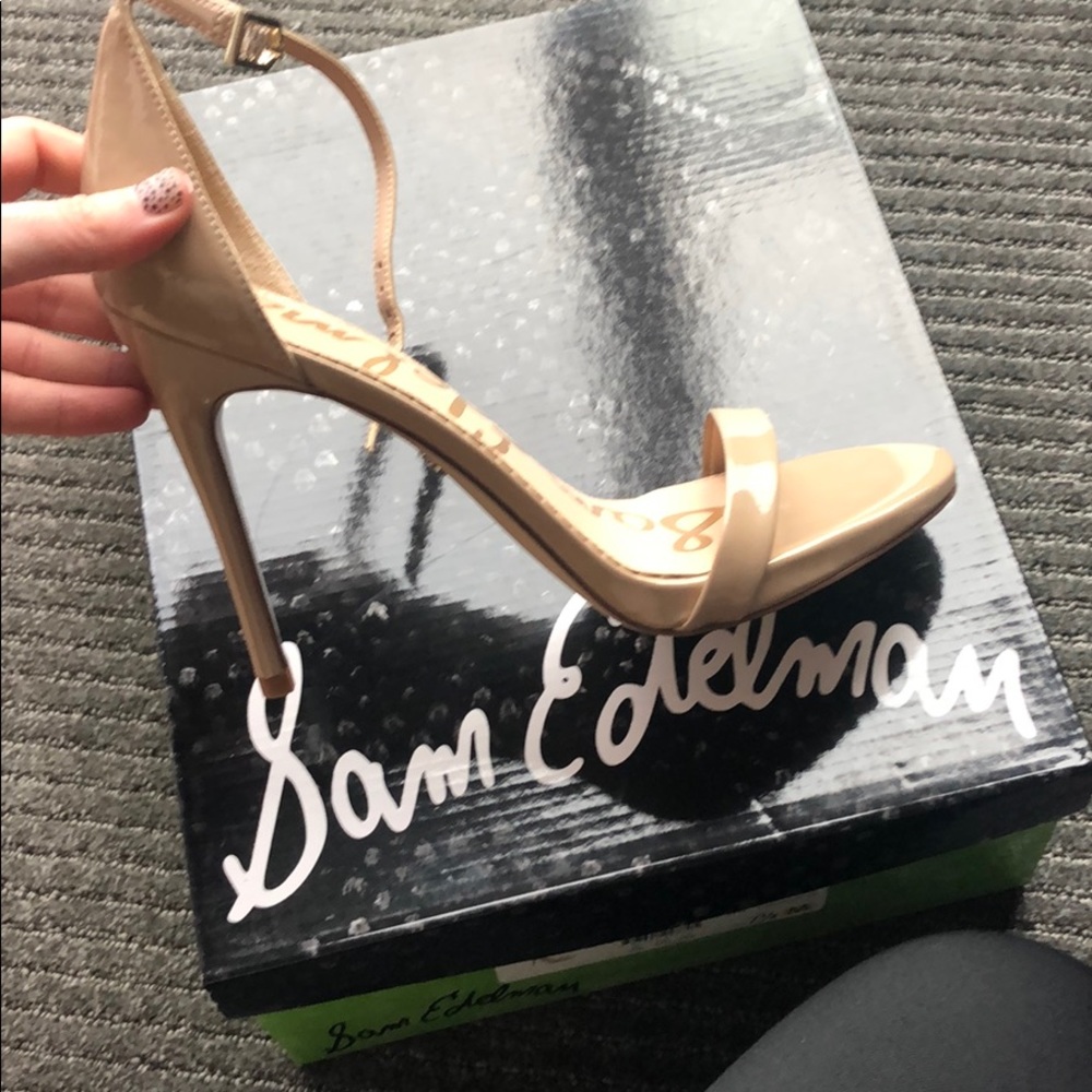 Unworn Sam Edelman nude heels